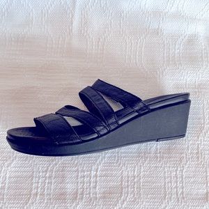 Crocs wedge sandals 2” heels